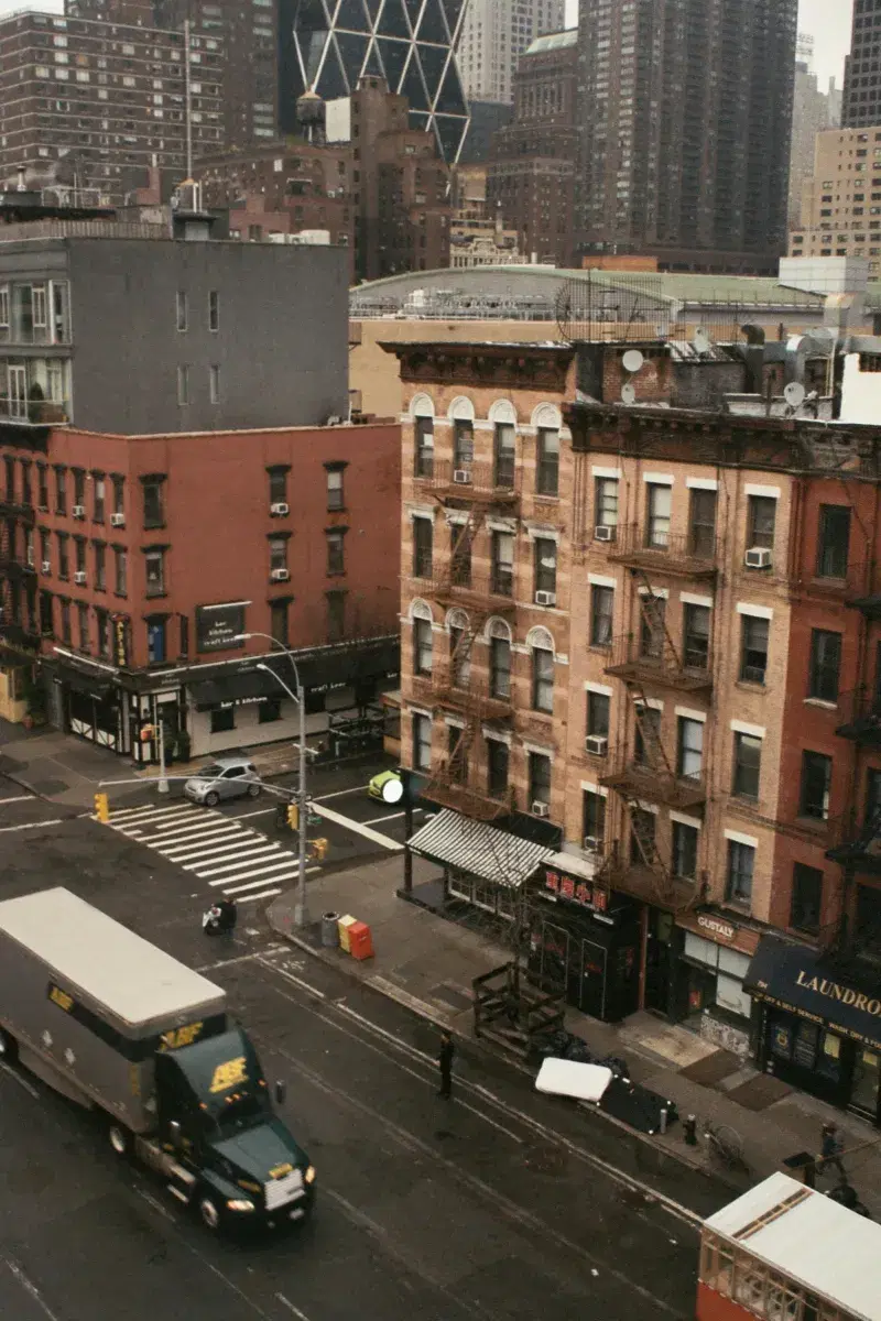 Local NYC movers helping with residential moves